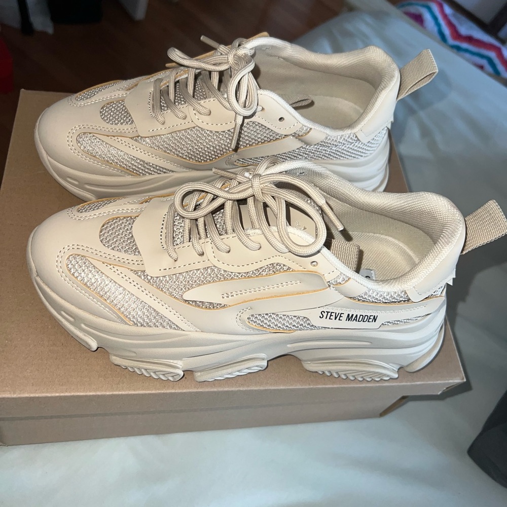 ❌SOLD❌ Steve Madden Sneakers